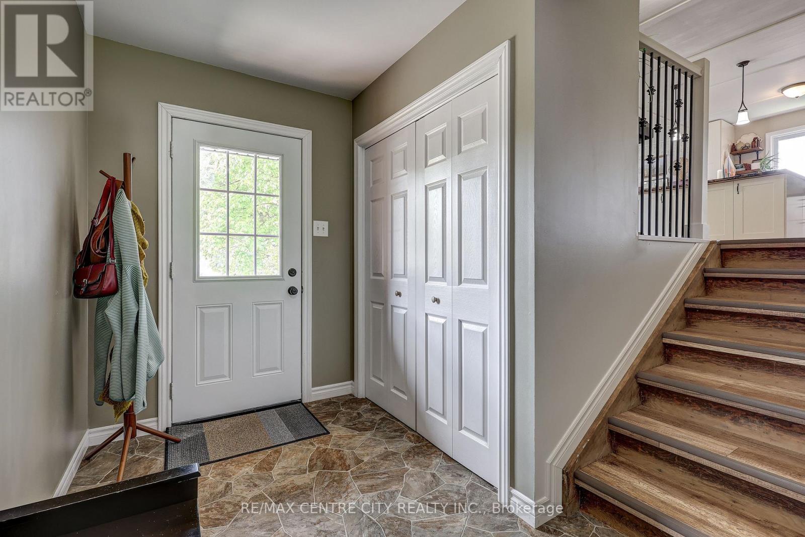 142 DUFFERIN STREET - 4