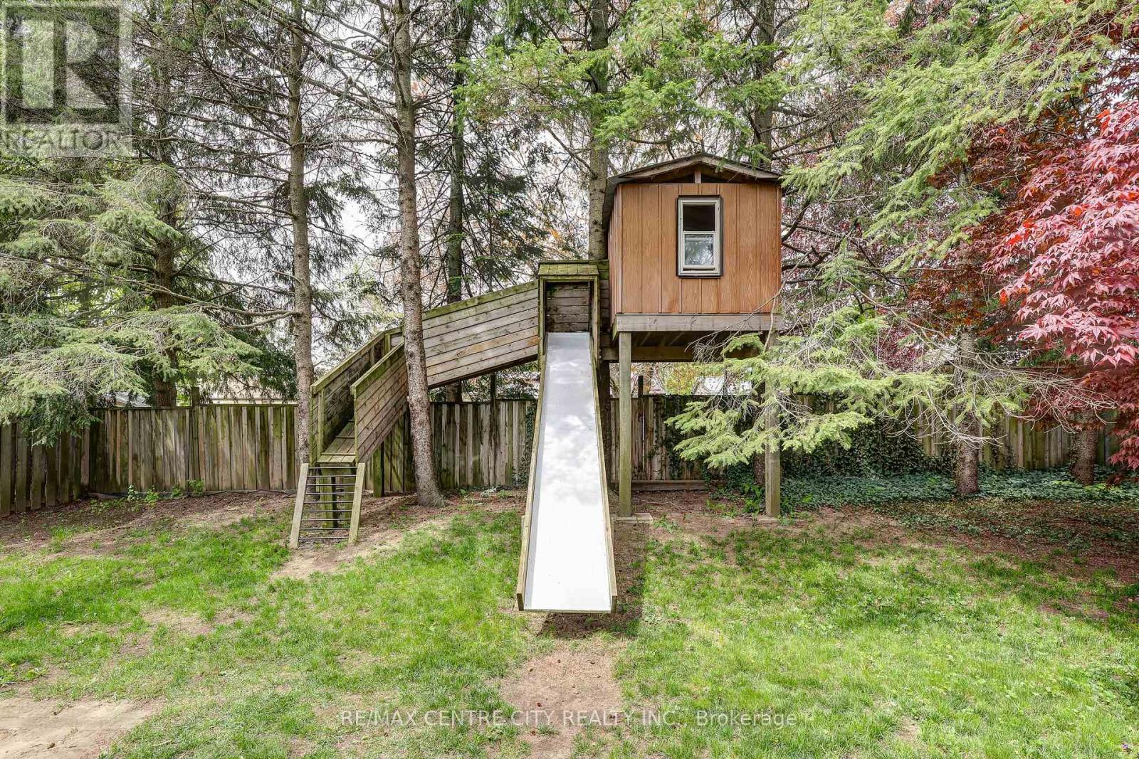 142 DUFFERIN STREET - 40