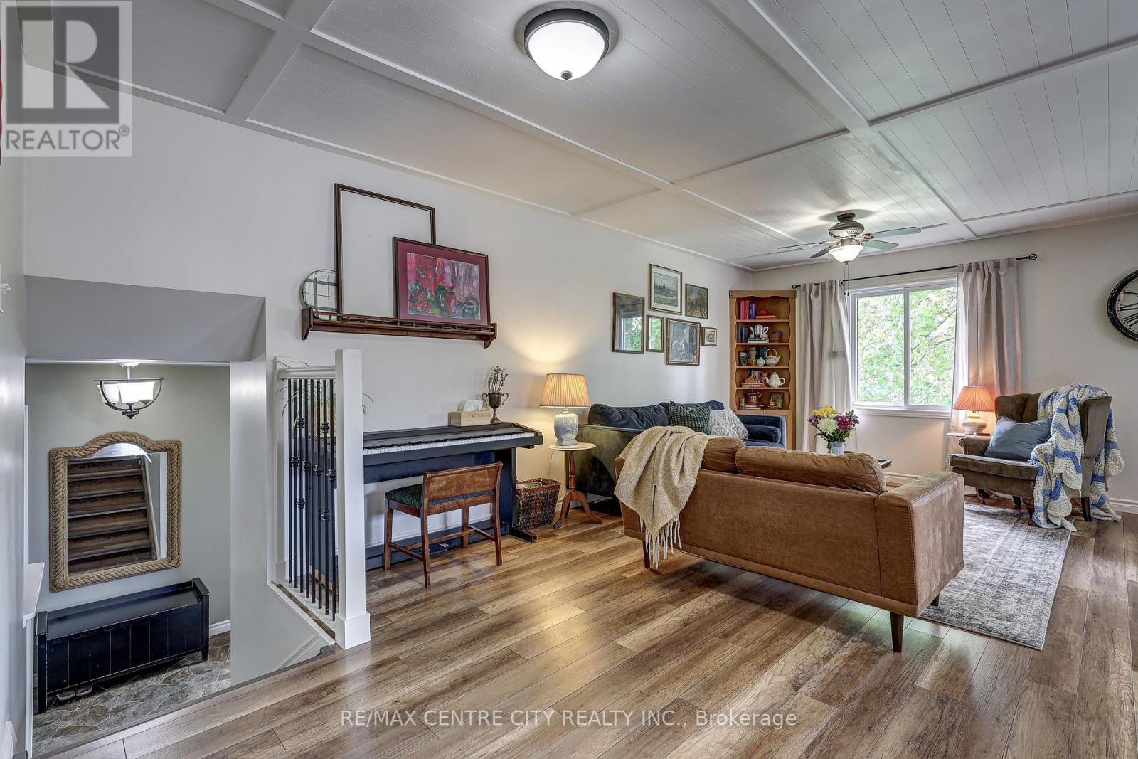 142 DUFFERIN STREET - 8