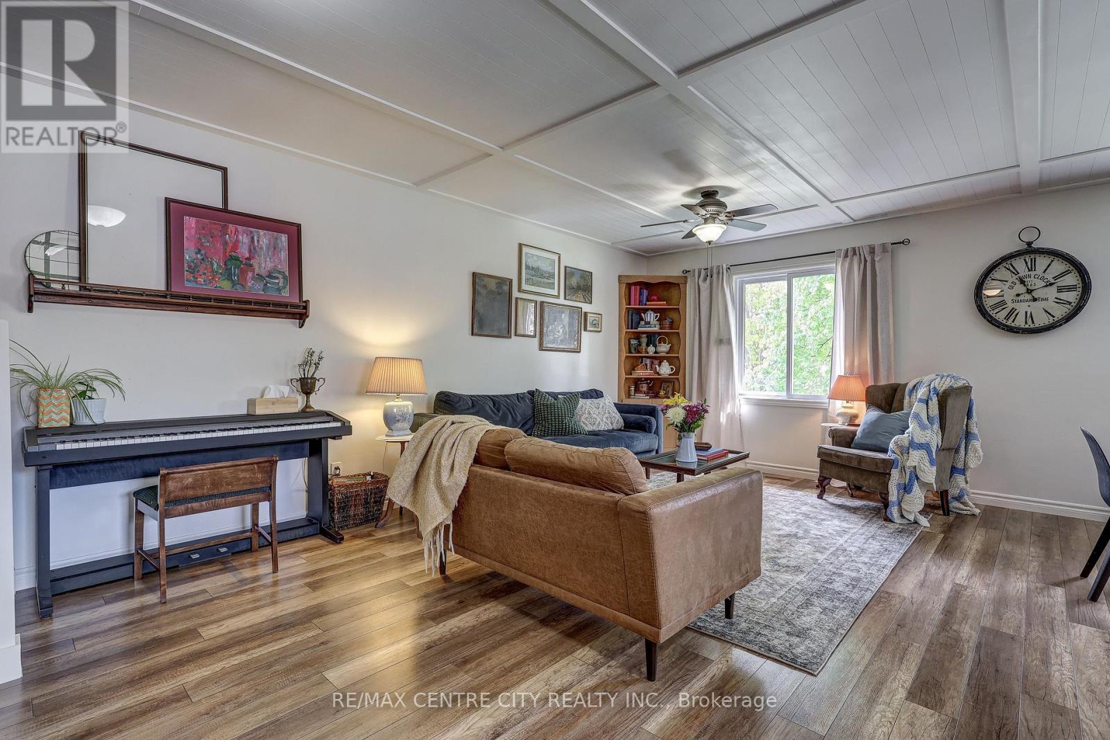 142 DUFFERIN STREET - 9