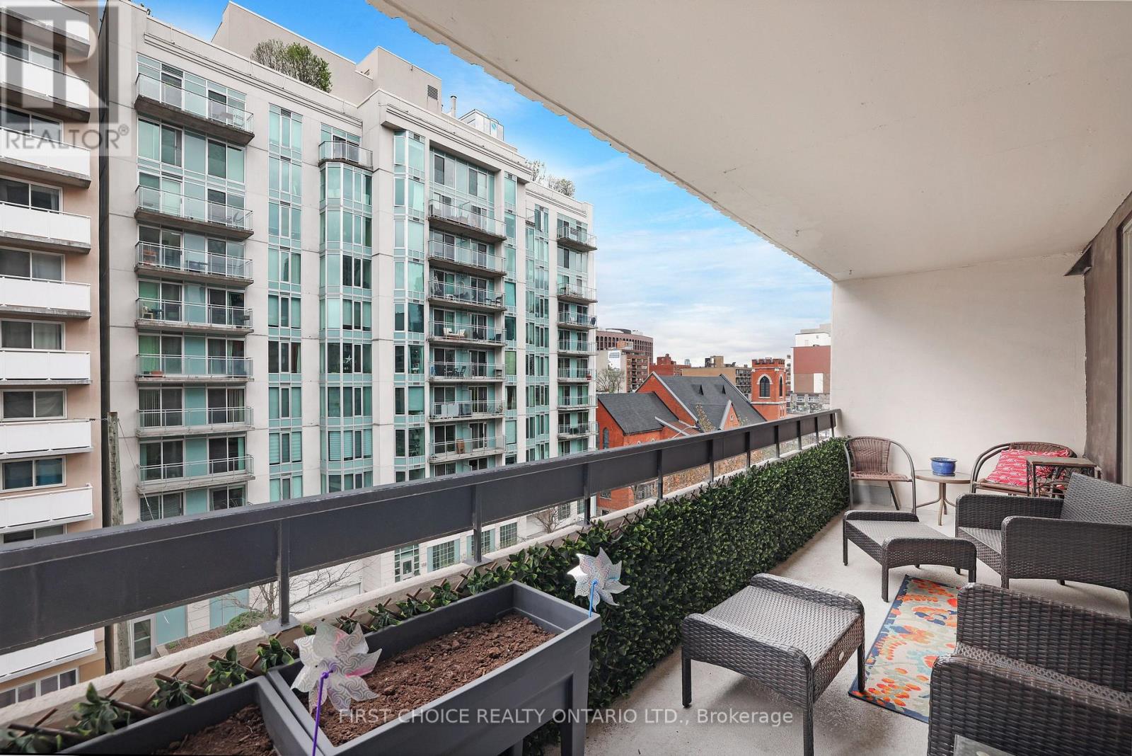 #703 141 SOMERSET STREET W - 22