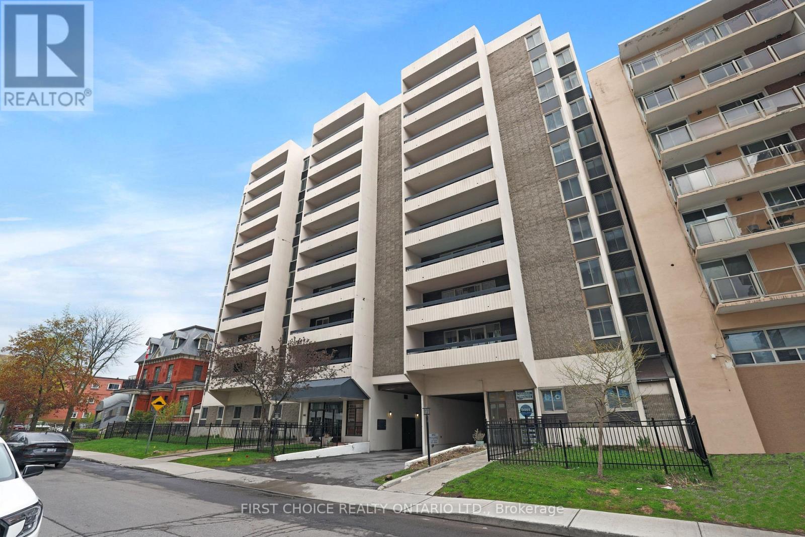 #703 141 SOMERSET STREET W - 3
