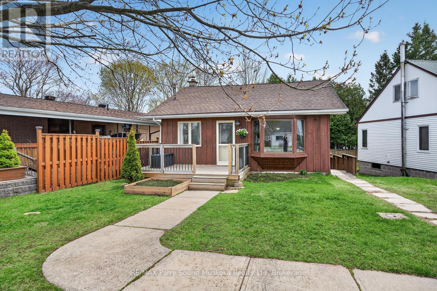 23 HIGHLAND CRESCENT - 46