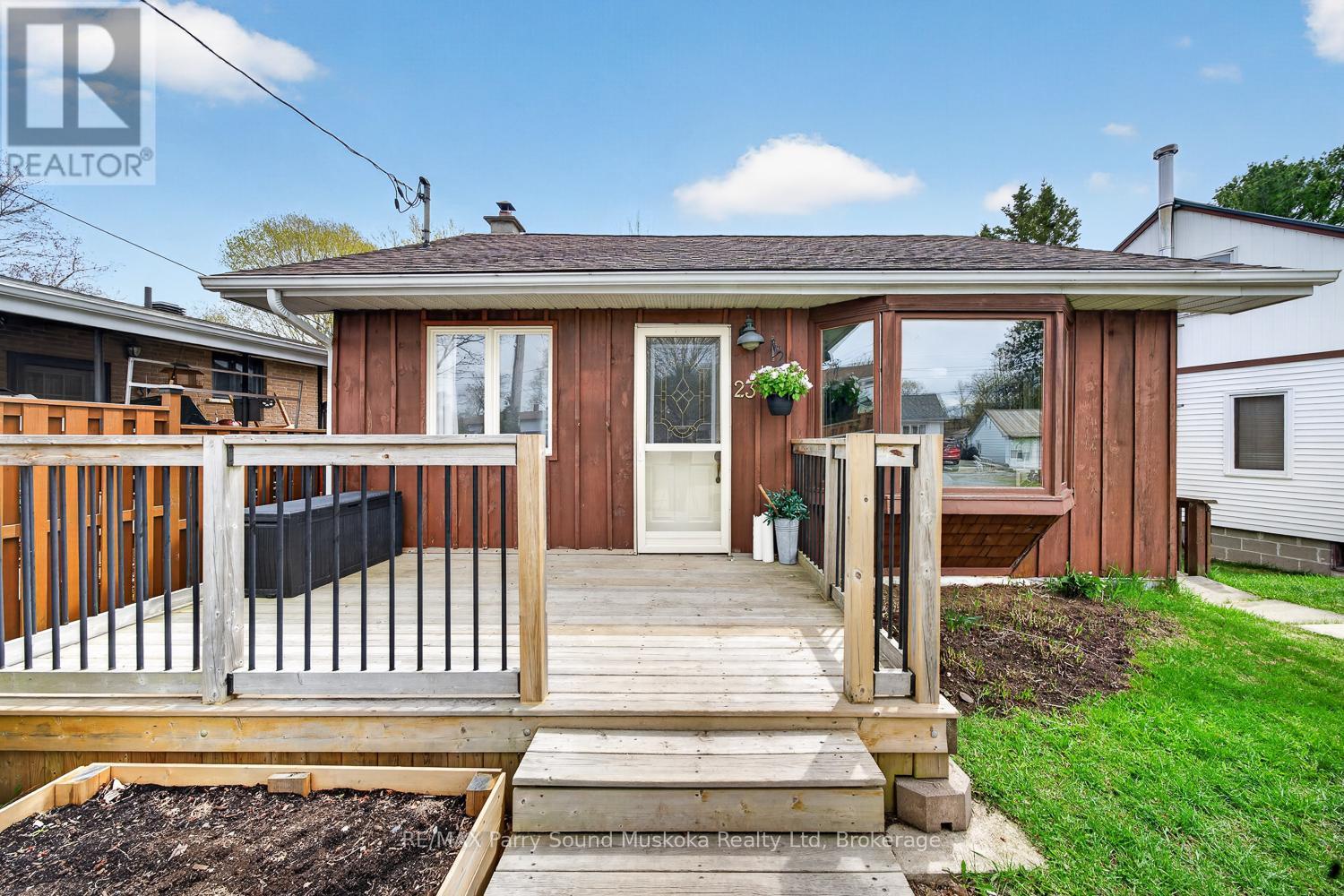 23 HIGHLAND CRESCENT - 43