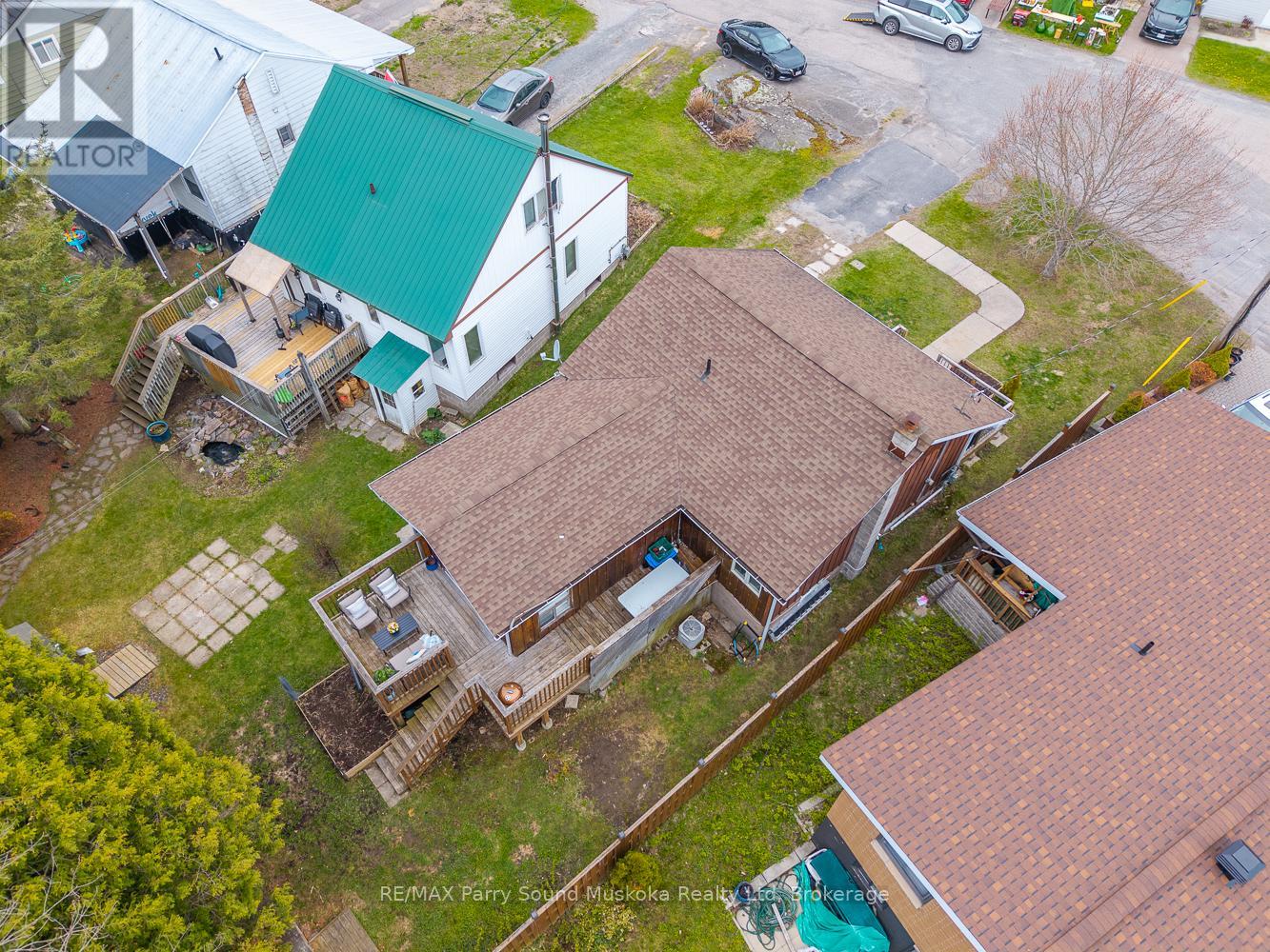 23 HIGHLAND CRESCENT - 34