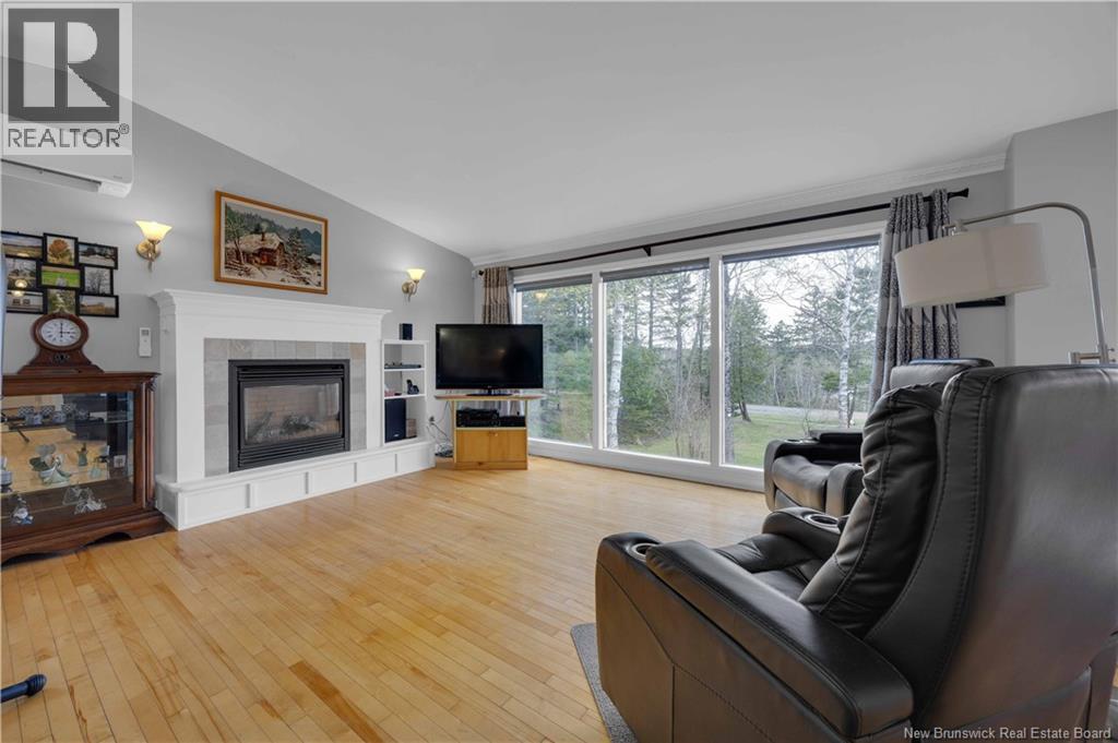 38 Kingsway Drive