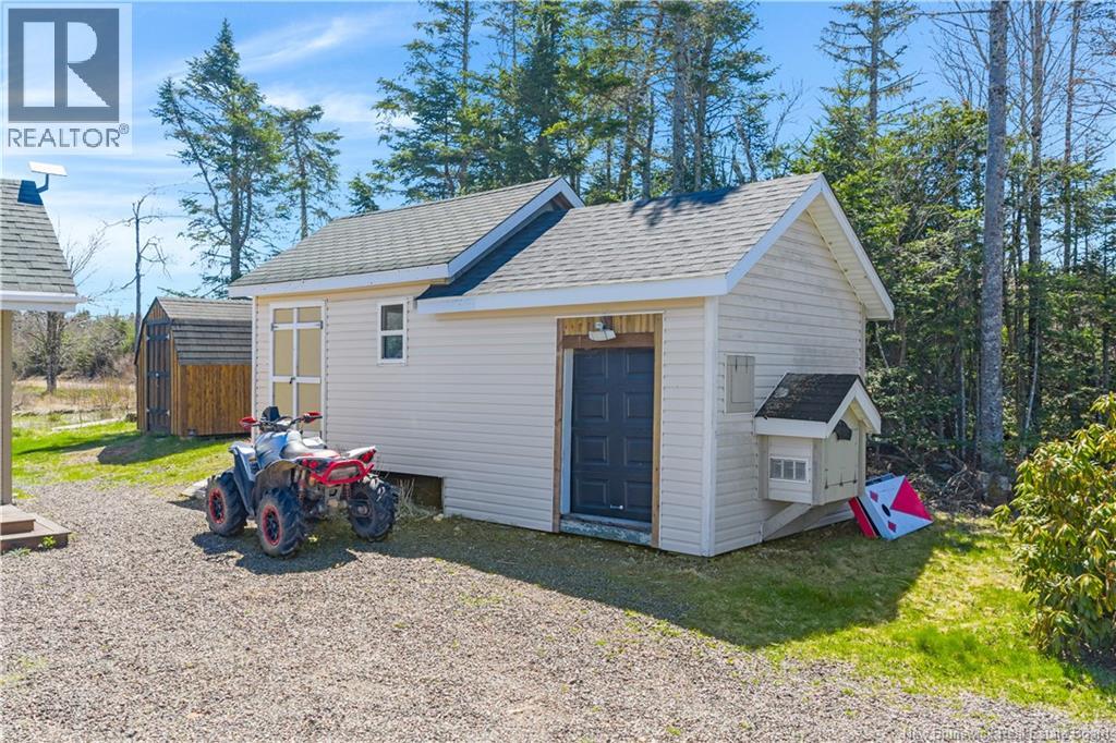 235 McArthur Road - 36