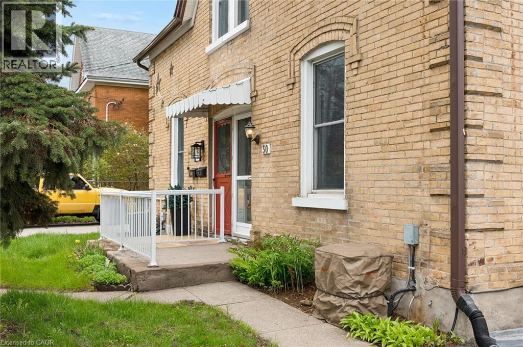 30 HOPETON Street, Cambridge, Ontario, N1R3T3 — Photo 3