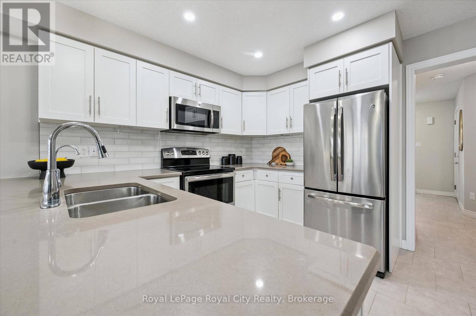 5 SANDYBAY AVENUE - 12