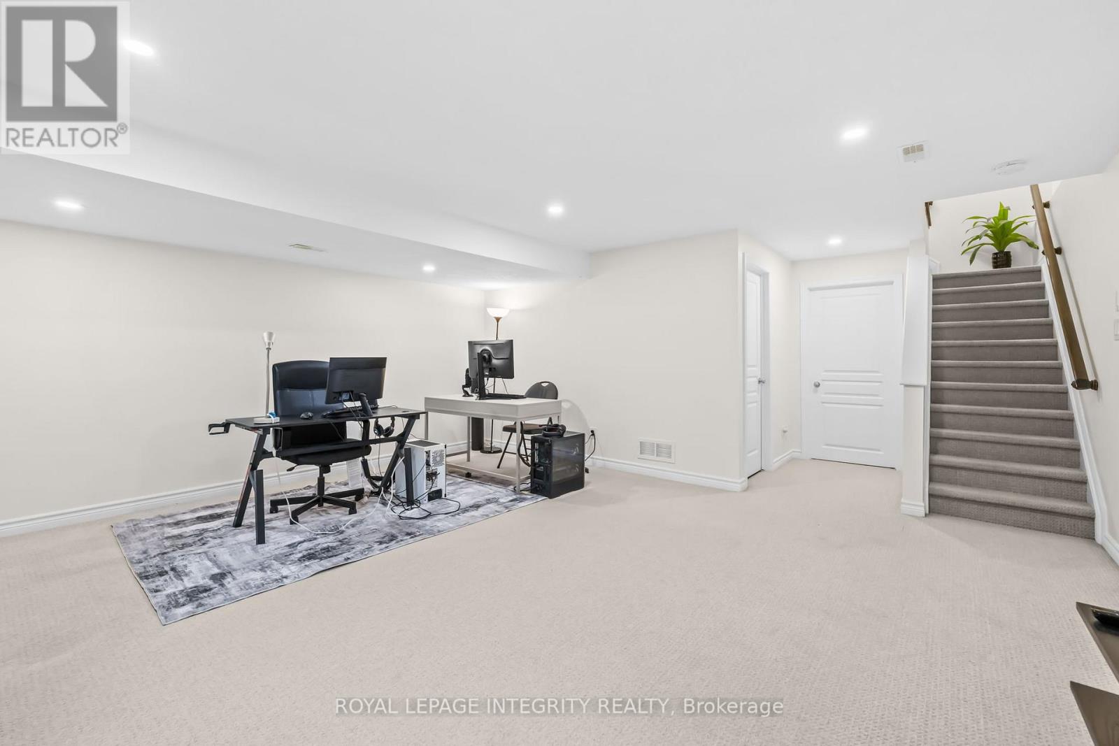 34 TORBEC AVENUE - 31