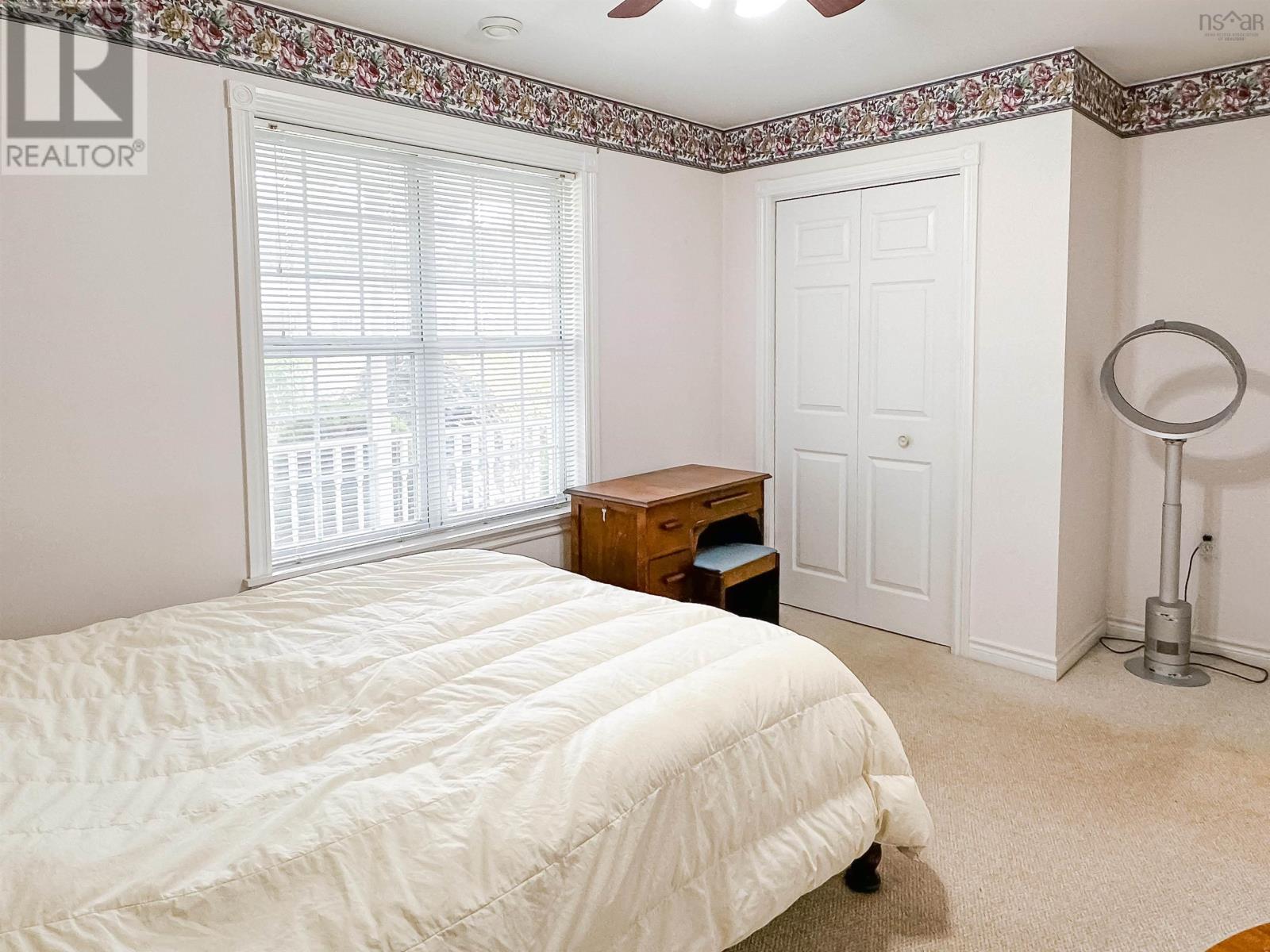 28 Bishop Avenue - 28