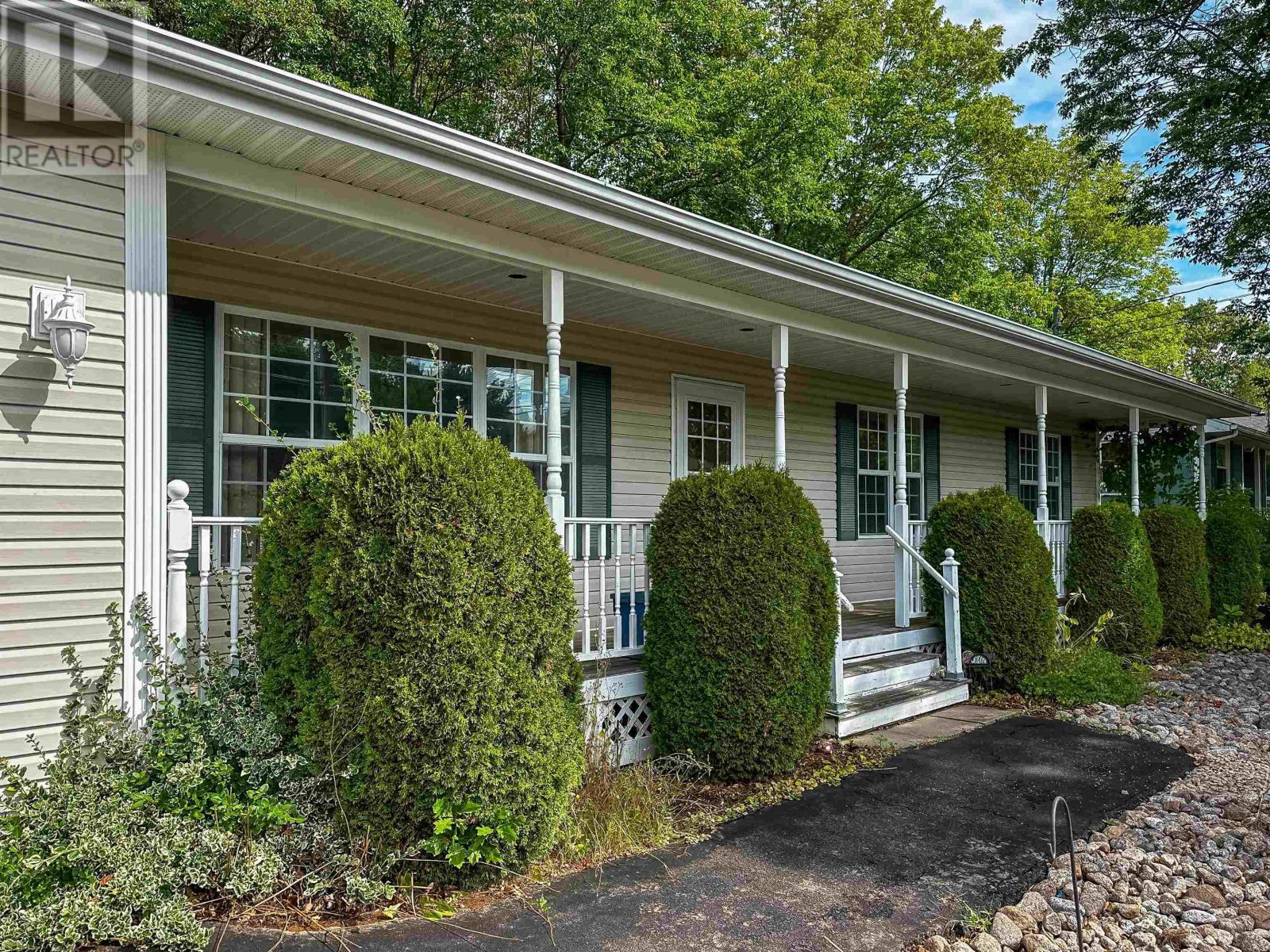 28 Bishop Avenue - 5
