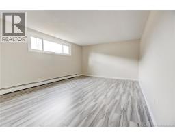 25-27 Whitney Avenue, photo 4