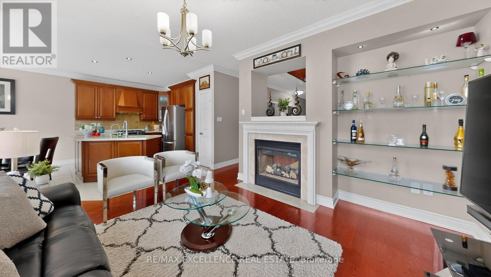 26 BLUE DIAMOND DRIVE - 14