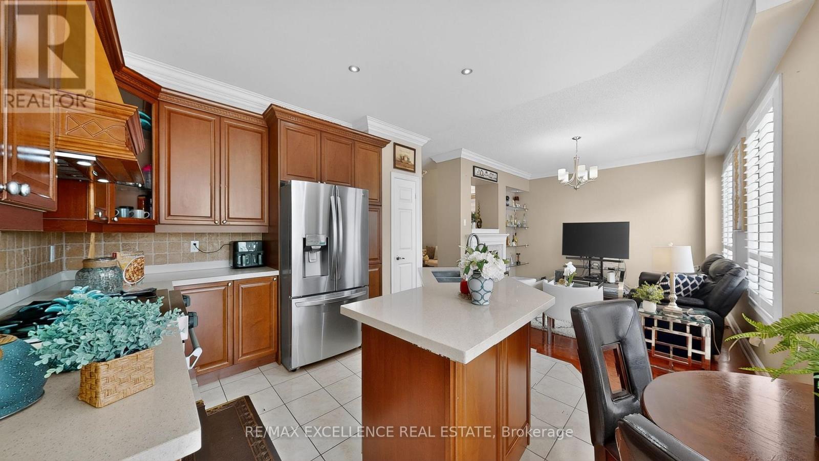 26 BLUE DIAMOND DRIVE - 19