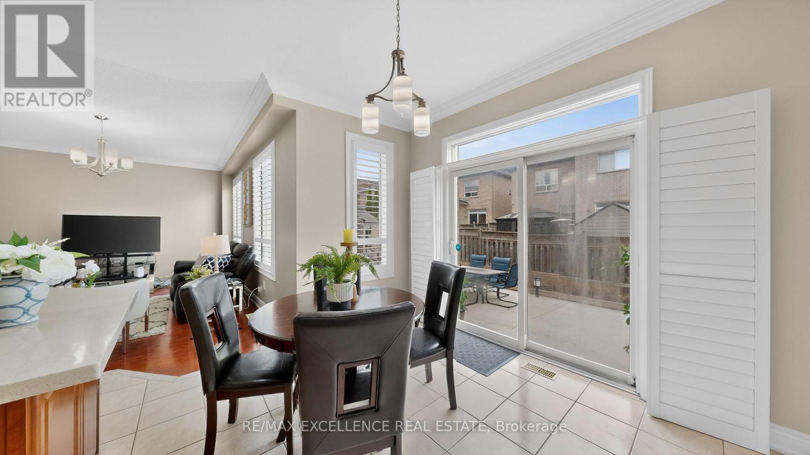 26 BLUE DIAMOND DRIVE - 20