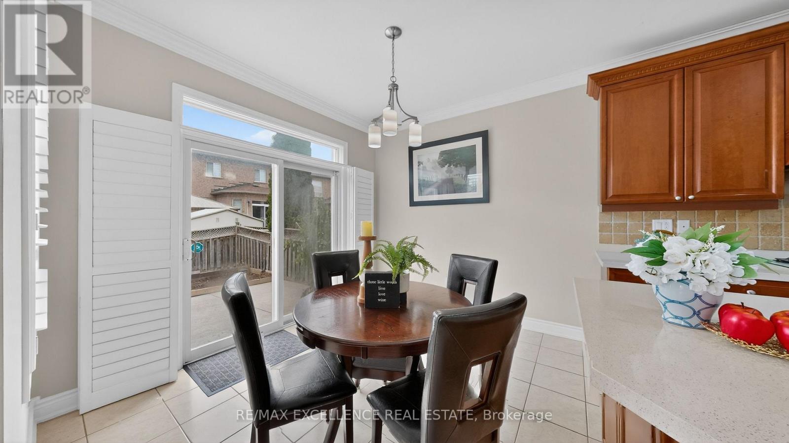 26 BLUE DIAMOND DRIVE - 23