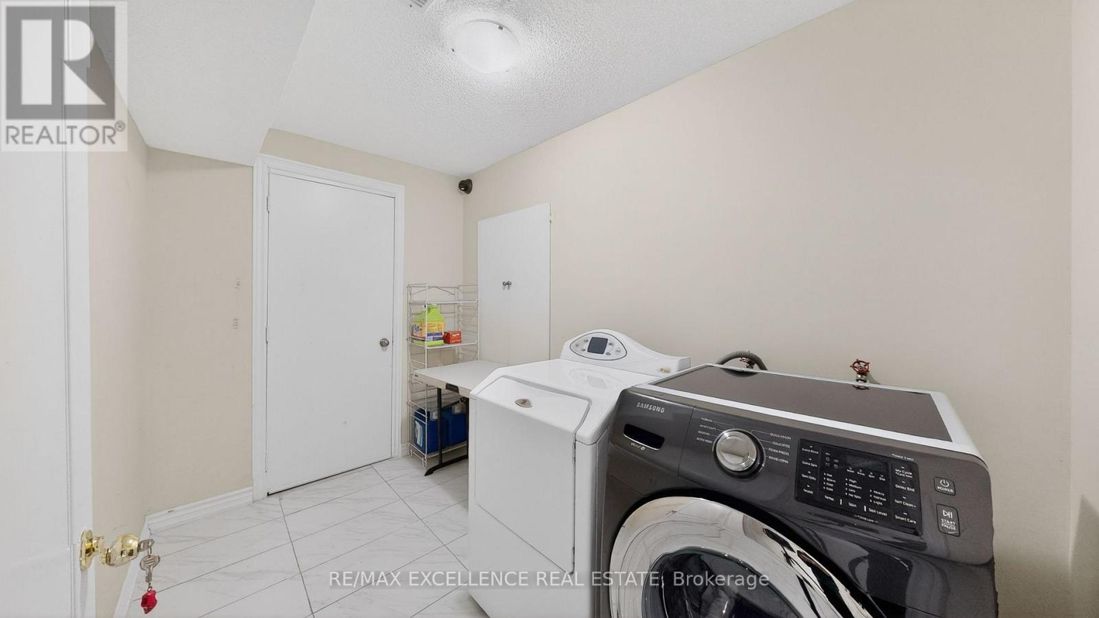 26 BLUE DIAMOND DRIVE - 40