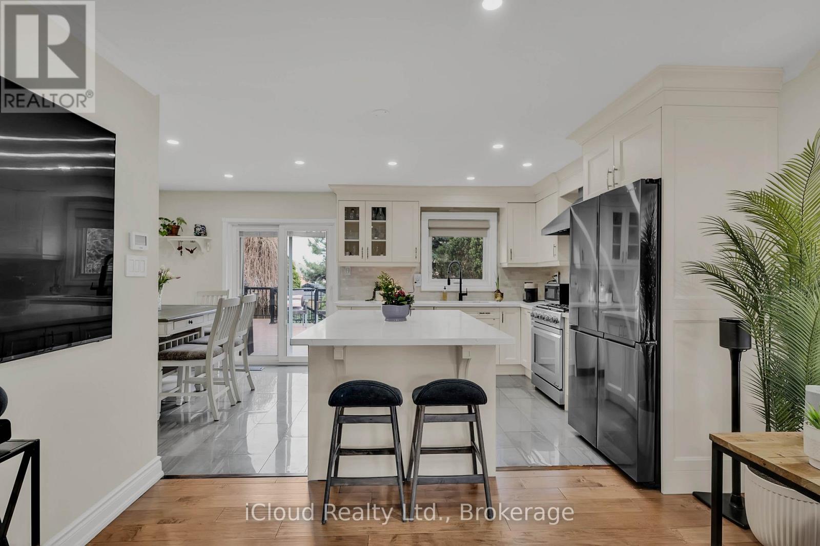 1370 PICKWICK DRIVE - 9