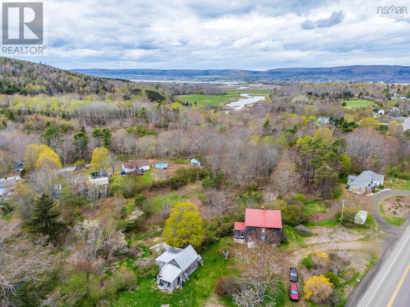 9427 Highway 8 - Image 3