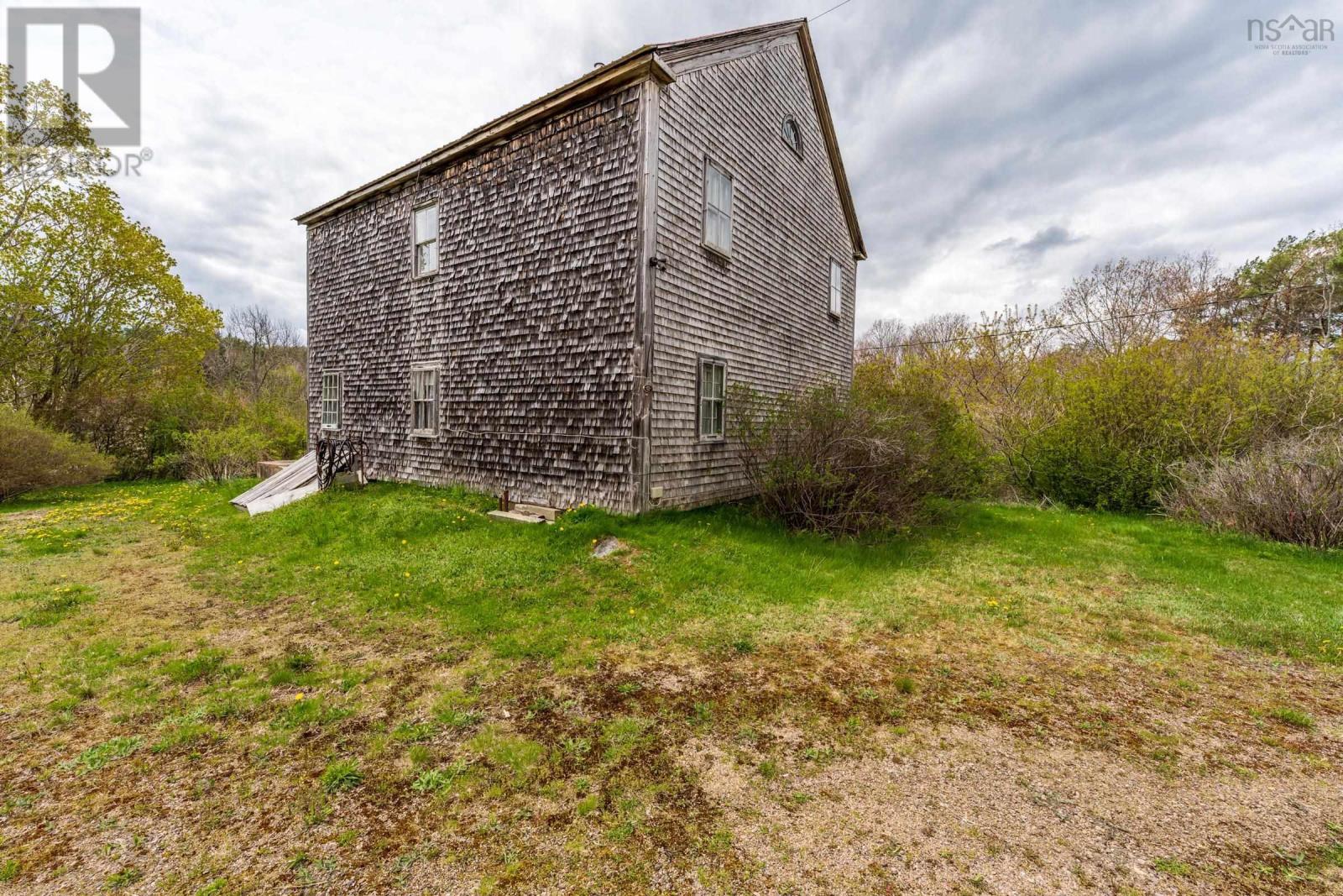 9427 Highway 8 - 7