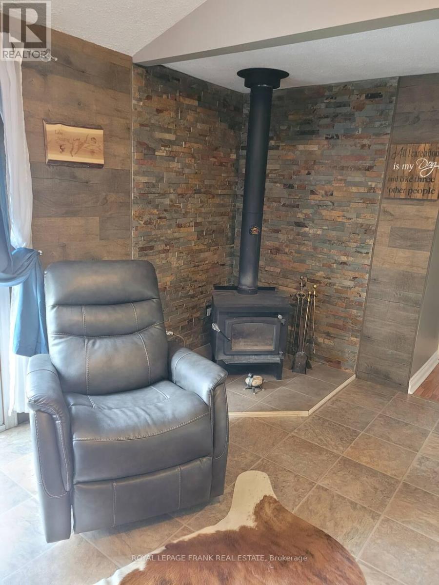 56 OAKDENE CRESCENT - 7