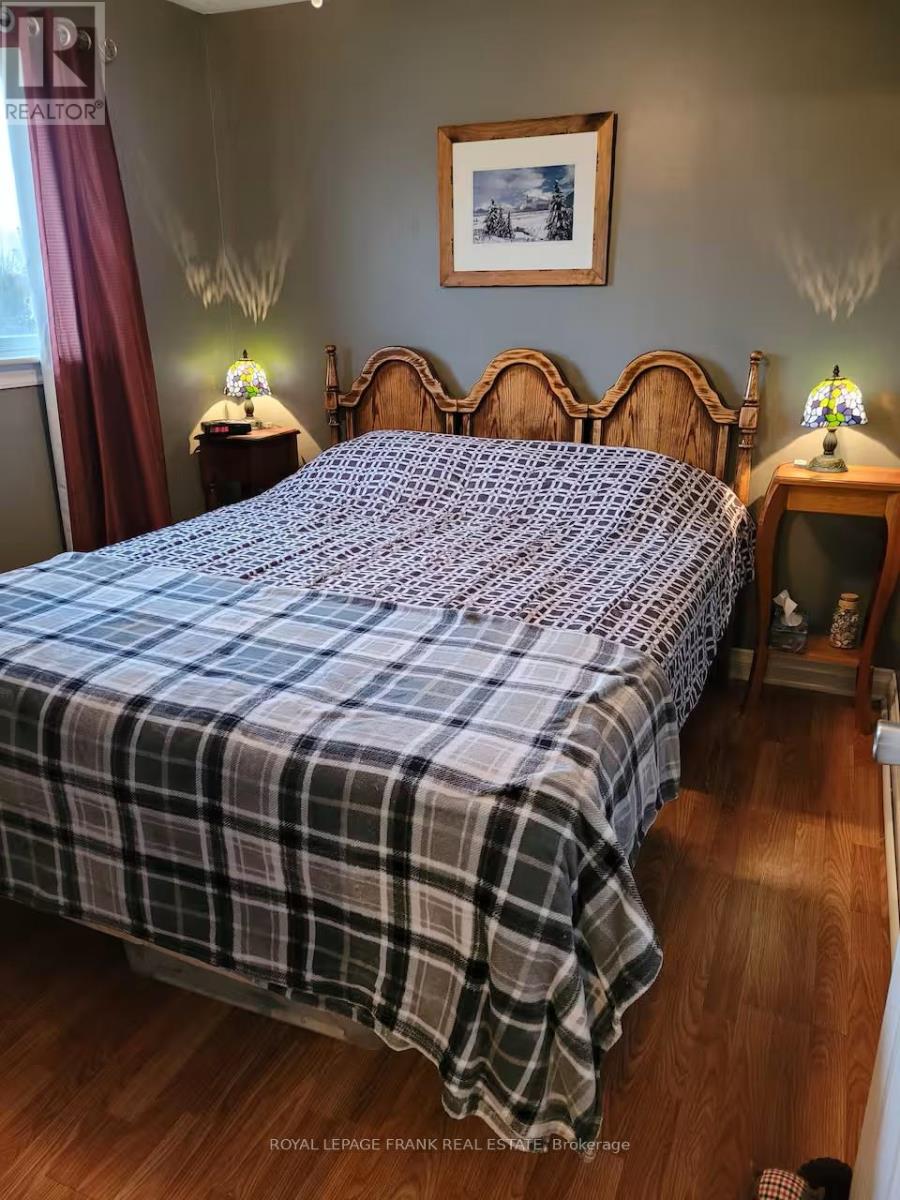 56 OAKDENE CRESCENT - 9