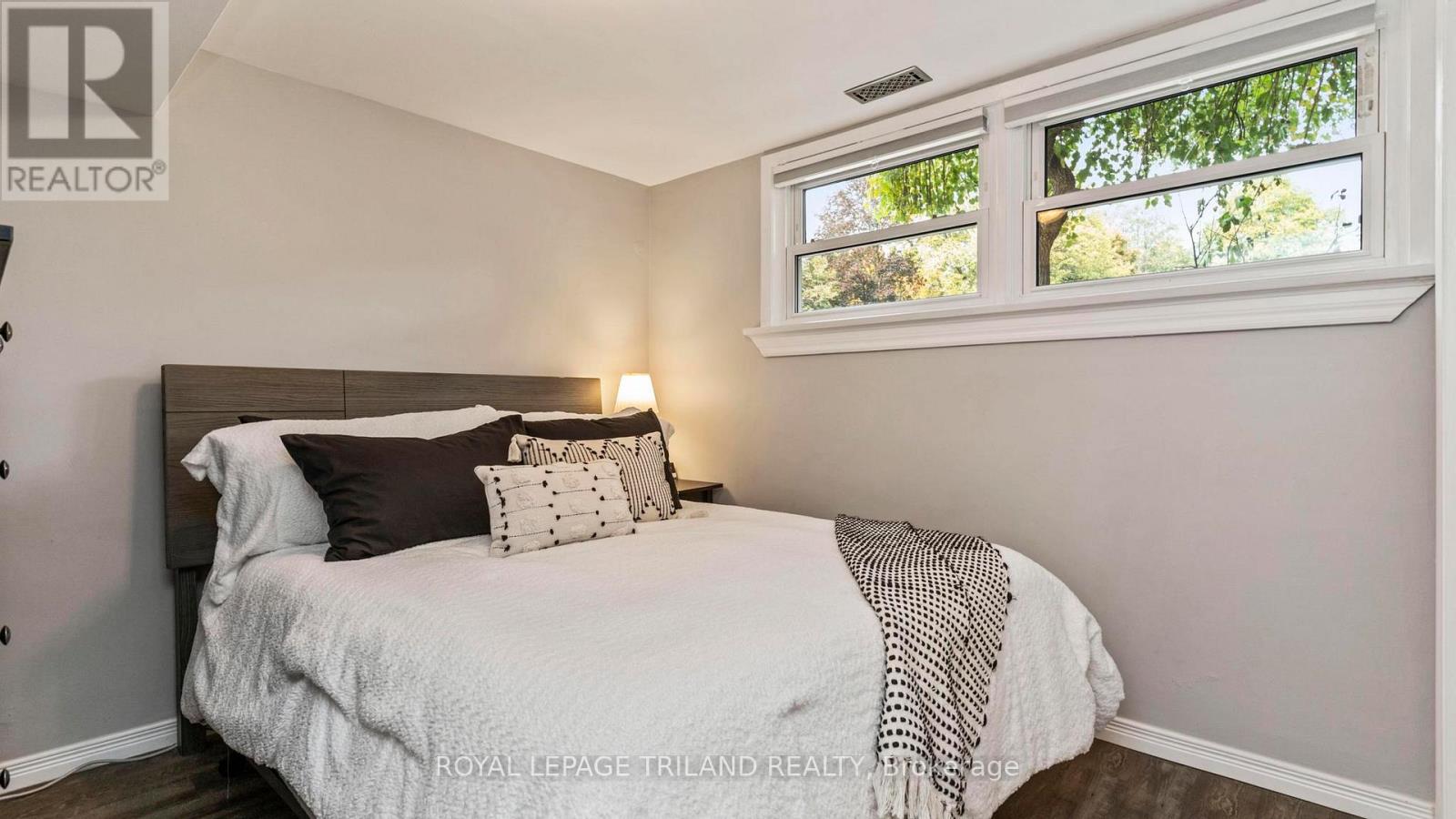 1598 NAIRN AVENUE - 11
