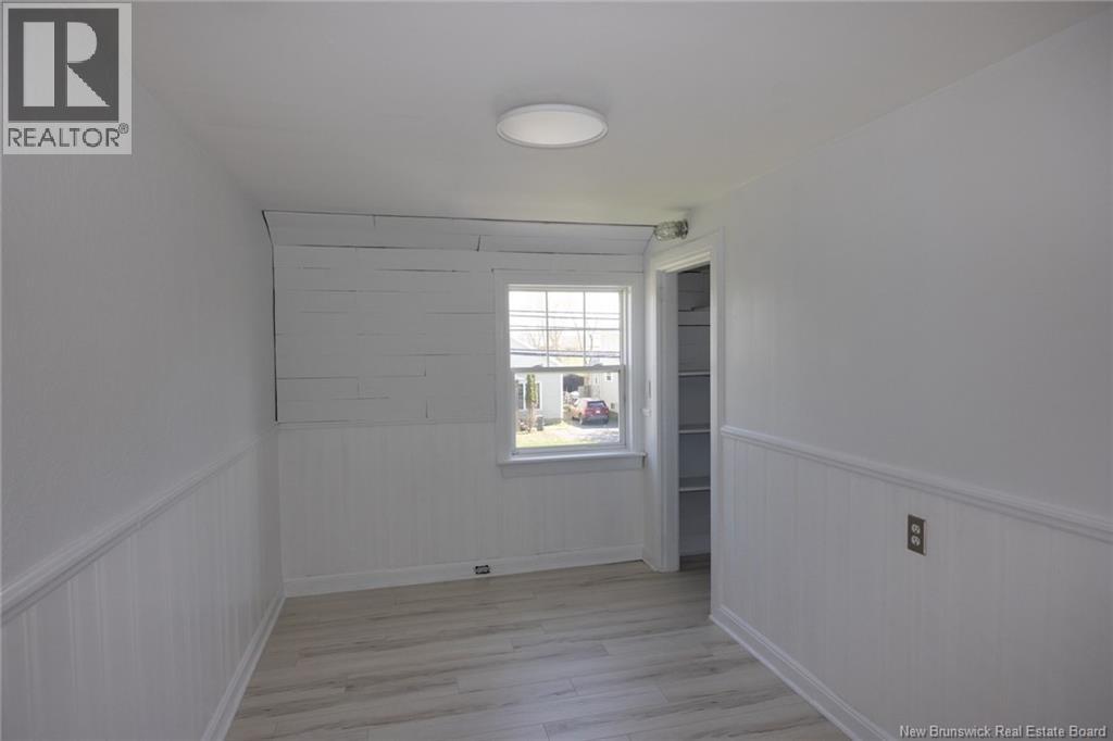253 Gibson Street - 16