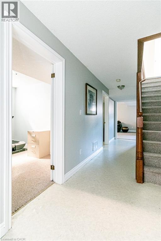 35 HORIZON Court, Hamilton, Ontario, L9B1W8 — Photo 40