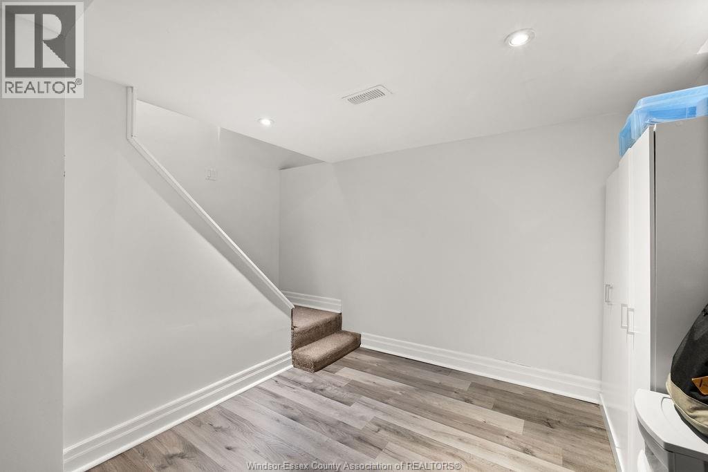 1091 VILLAIRE AVENUE, Windsor, Ontario, N8S2J7 — Photo 2