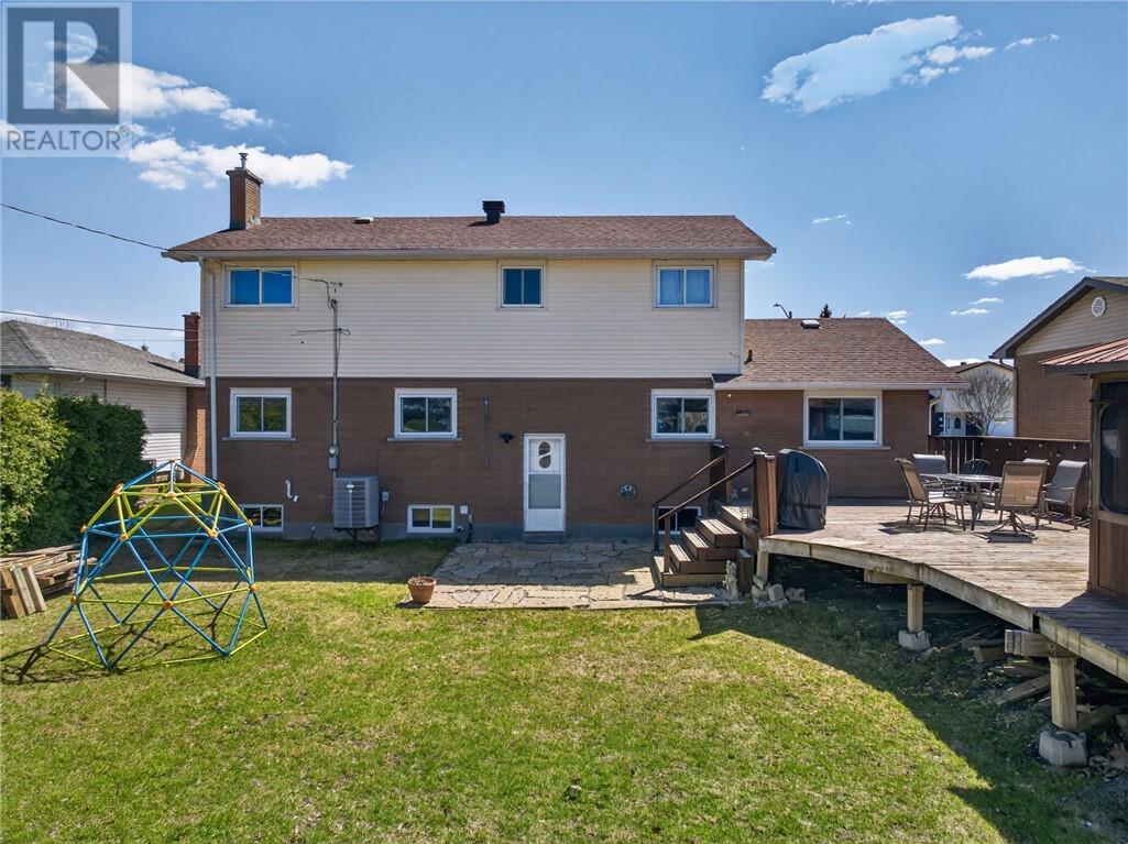 93 Kingston Court, Sudbury, Ontario, P3A1E1 — Photo 4