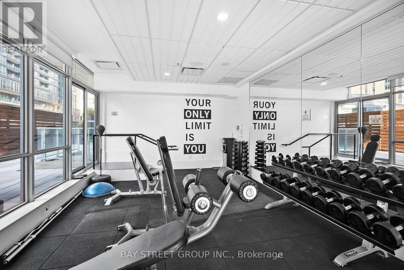 #403 375 KING STREET W - 32