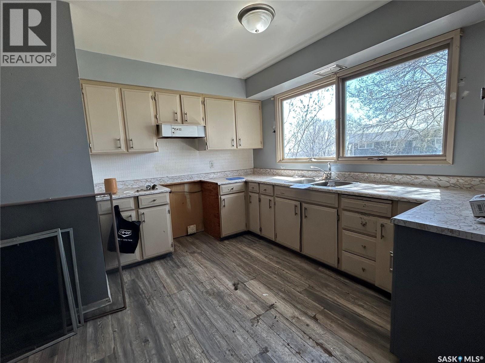 825 Valley STREET - 5