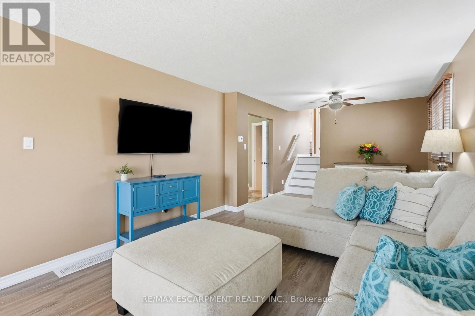 300 EAGLEWOOD DRIVE - 13