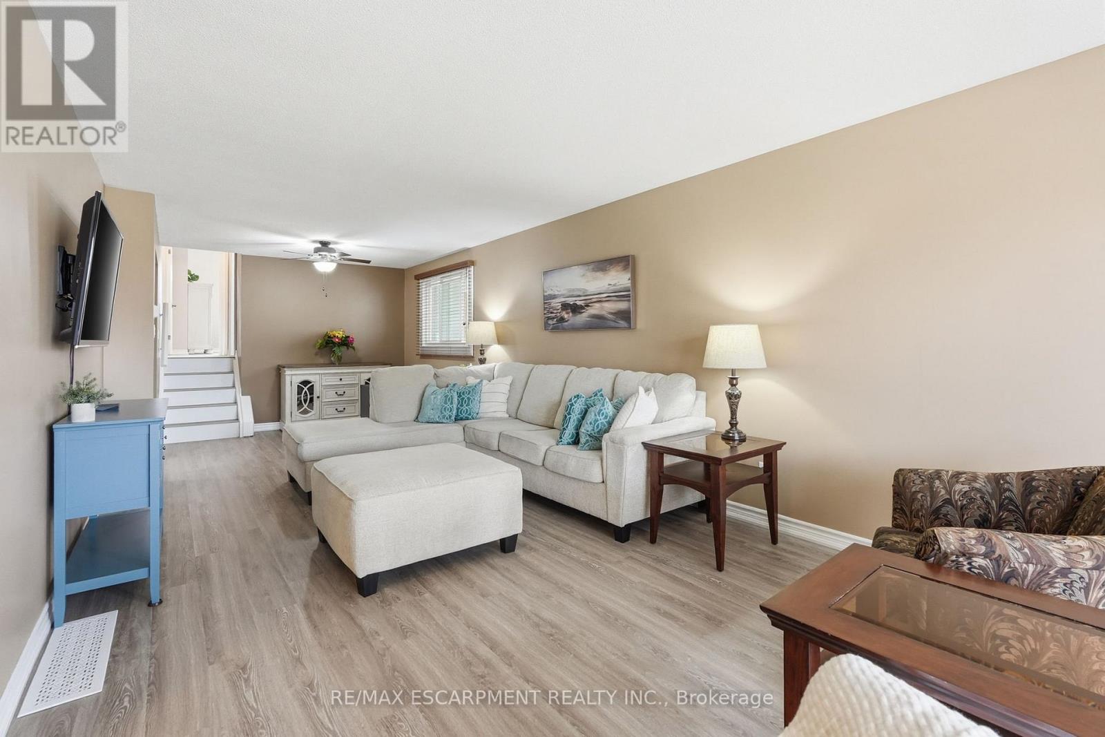 300 EAGLEWOOD DRIVE - 14