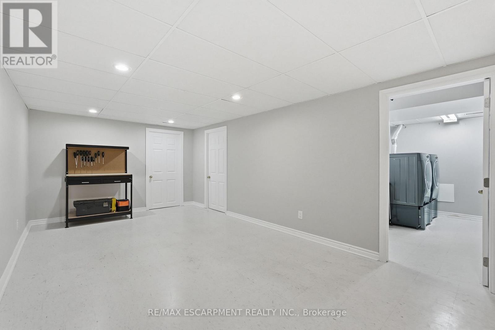 300 EAGLEWOOD DRIVE - 34