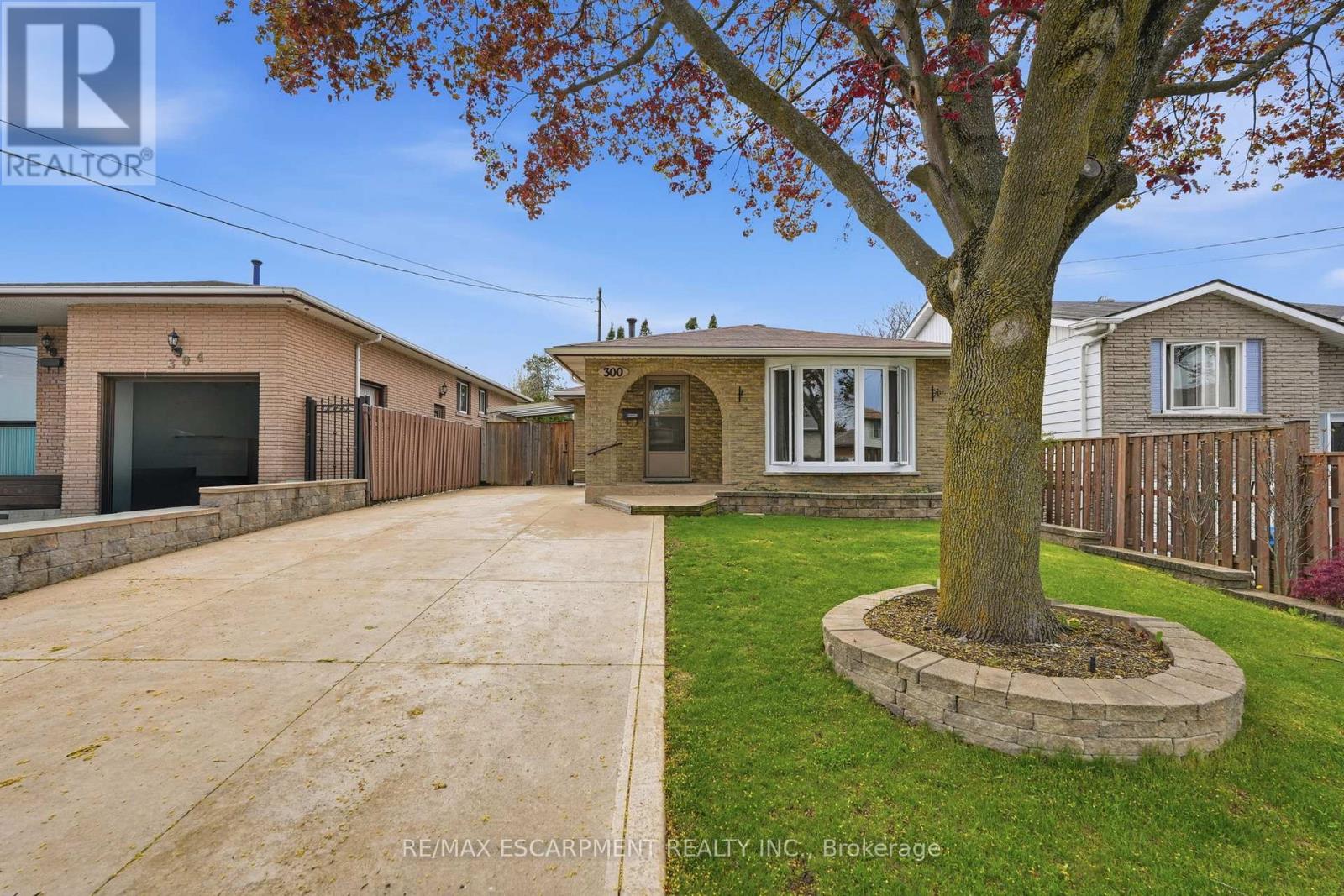 300 EAGLEWOOD DRIVE - 43