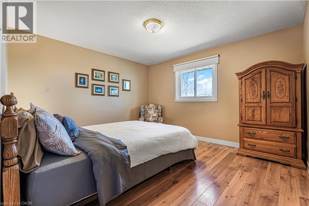 78 ESTHER Avenue - 21