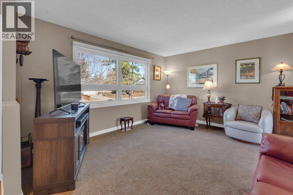 16 Alcock Close - Image 3