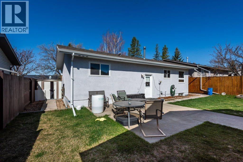 16 Alcock Close - 30
