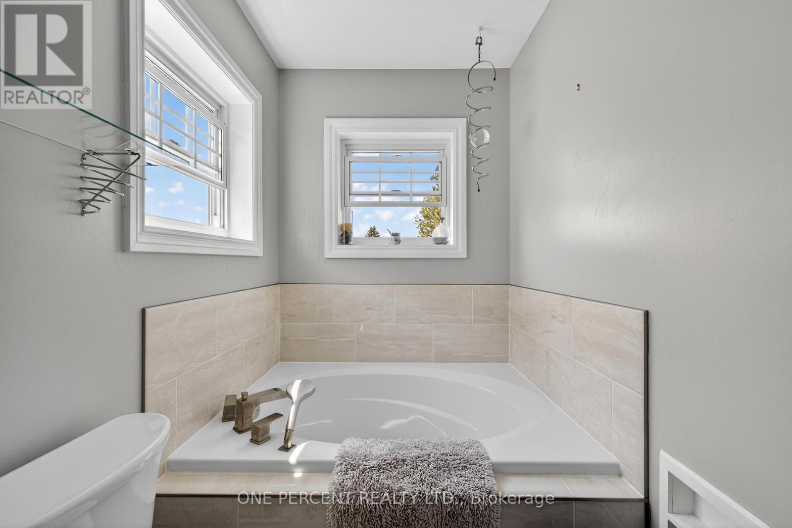 1800 NICOLET WAY - 23