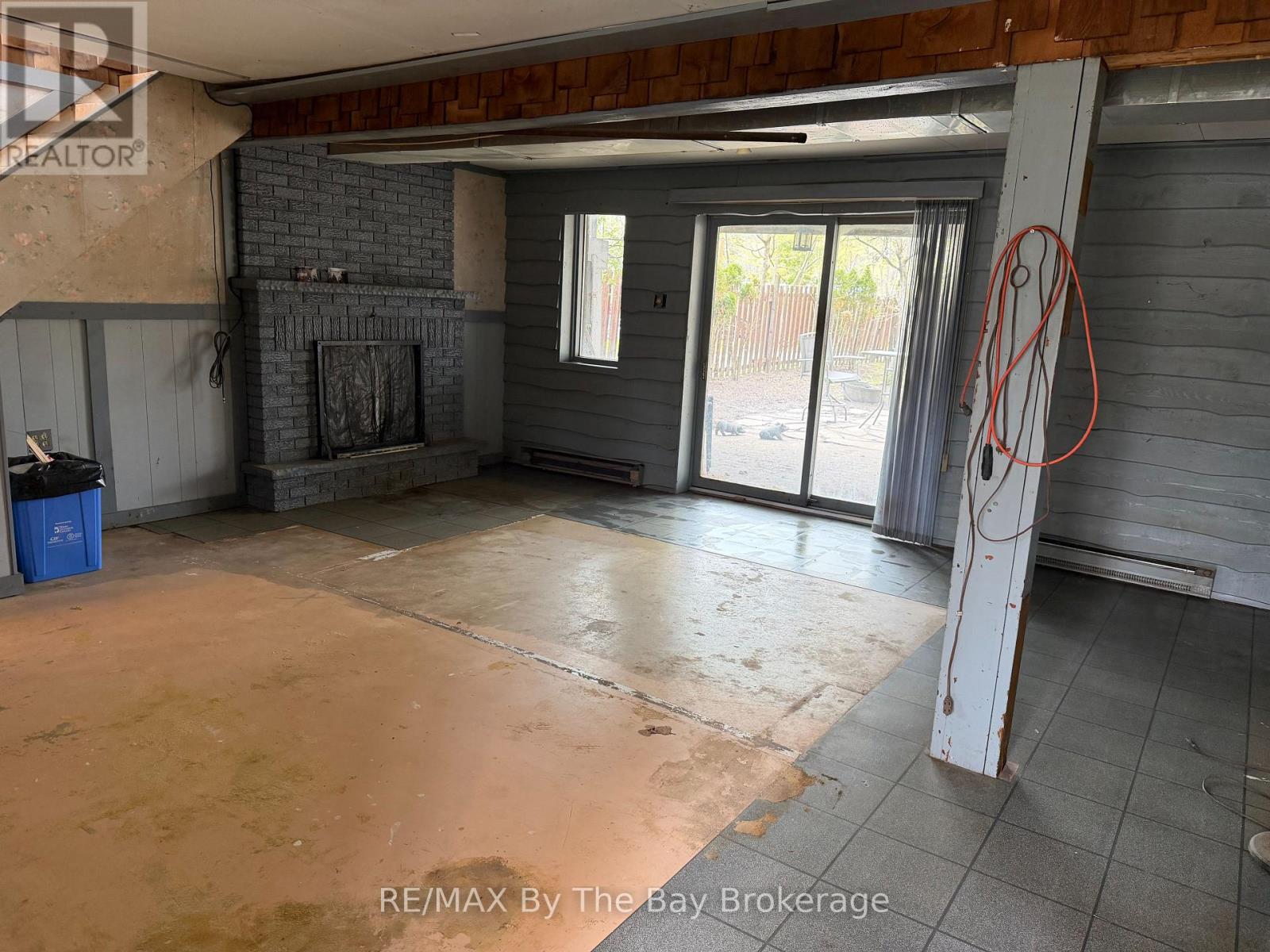 288 KNOX ROAD E - 13