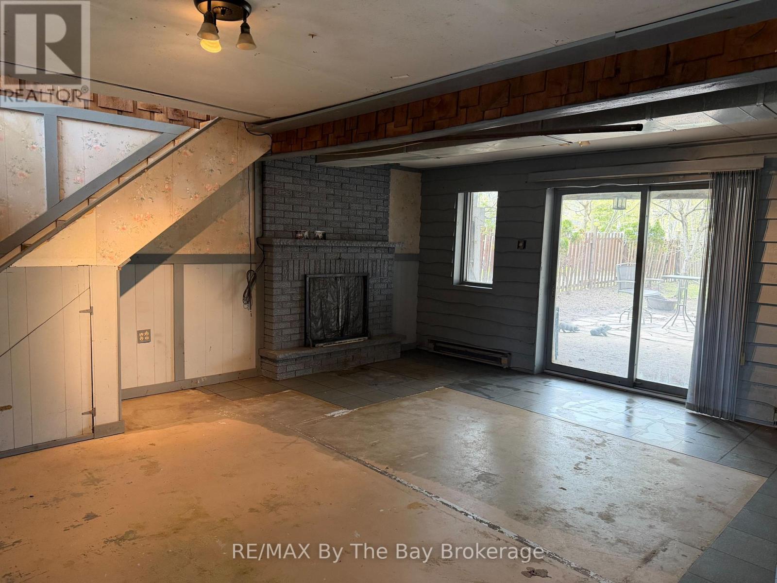 288 KNOX ROAD E - 14