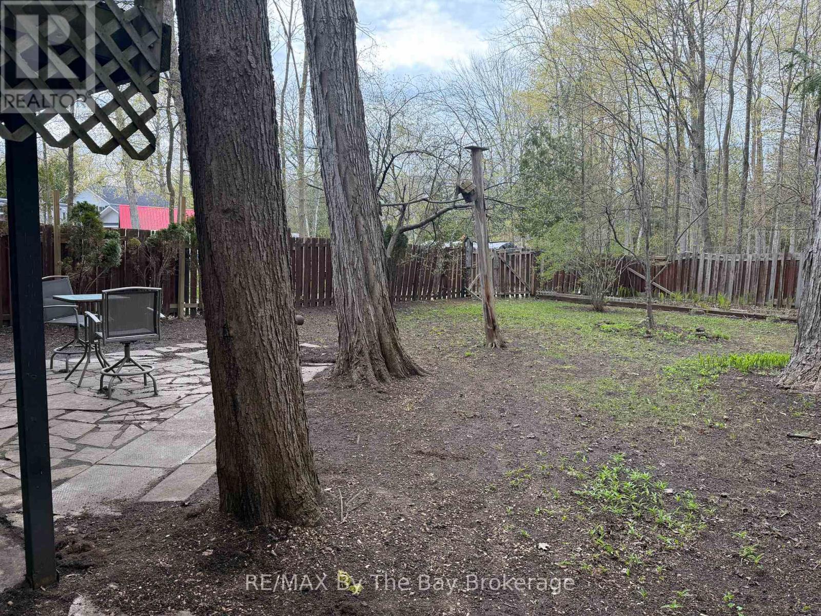 288 KNOX ROAD E - 17