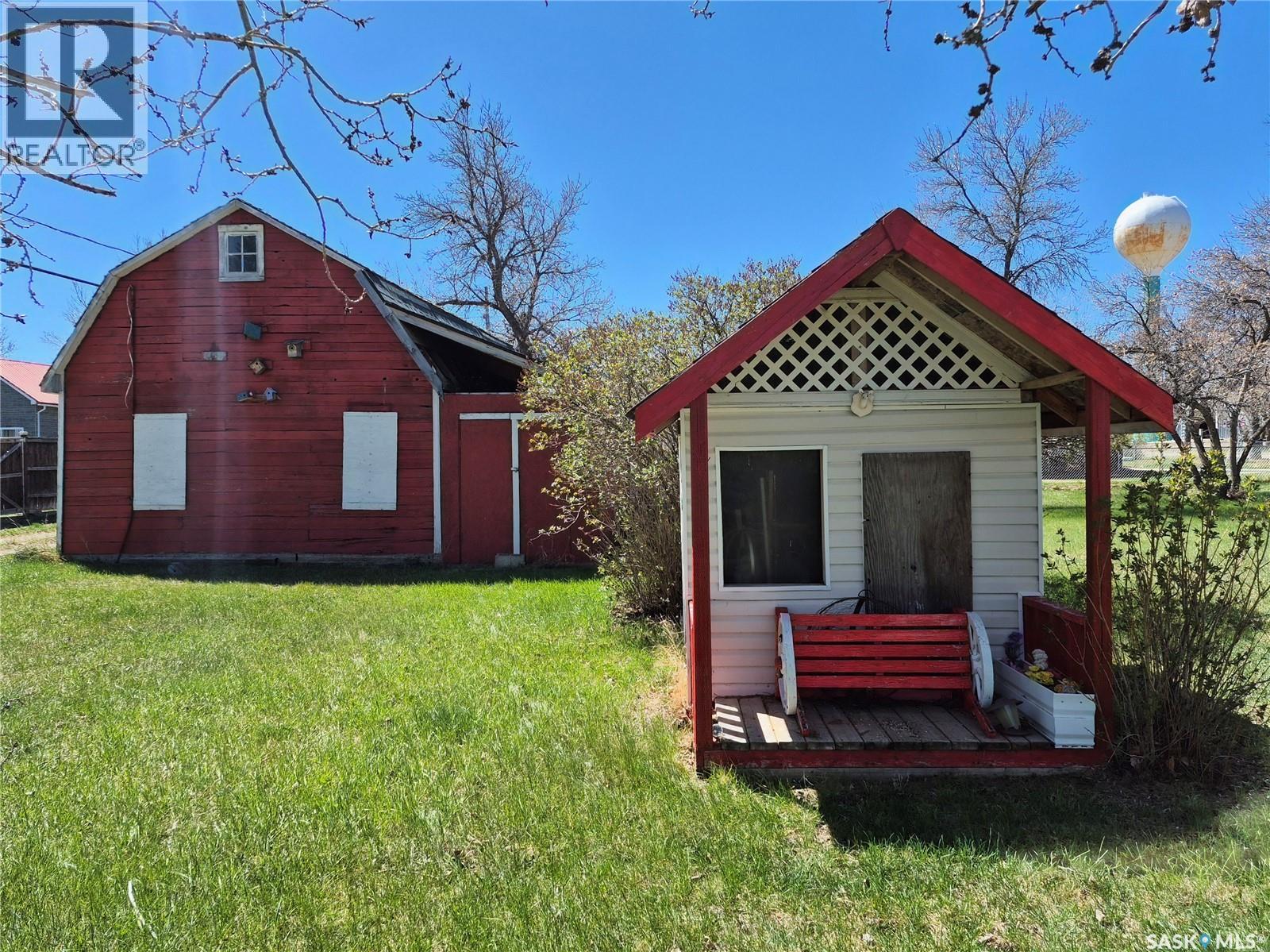317 2nd STREET W - 31