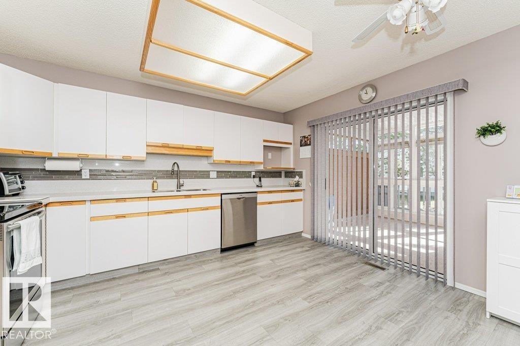 3242 38 AV NW - Image 2