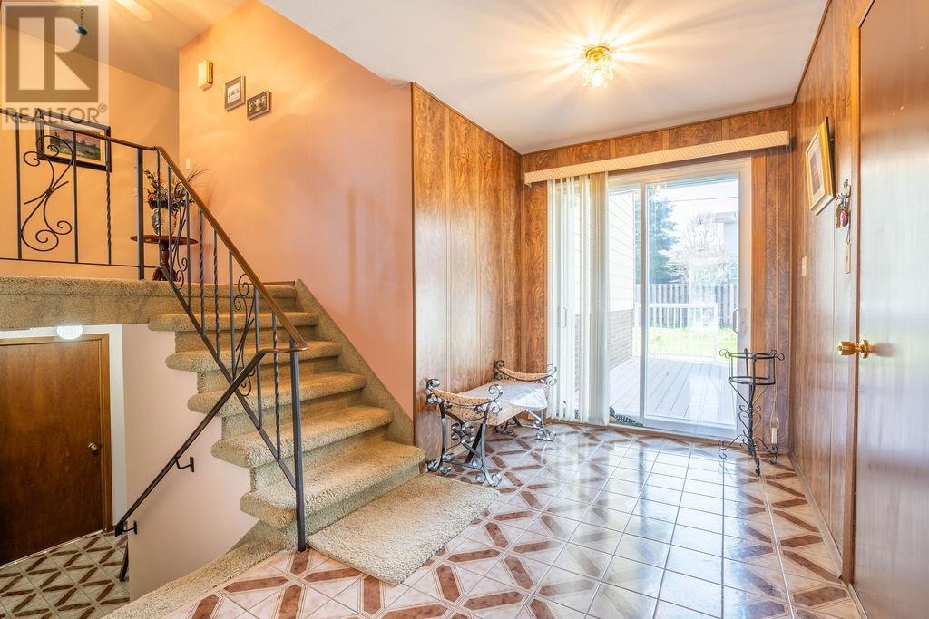 101 Primrose DR, Sault Ste. Marie, Ontario, P6B4E7 — Photo 16