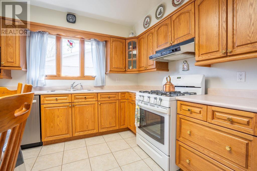 101 Primrose DR, Sault Ste. Marie, Ontario, P6B4E7 — Photo 37
