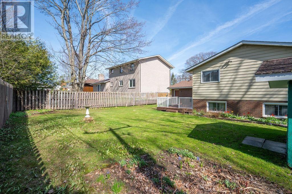 101 Primrose DR, Sault Ste. Marie, Ontario, P6B4E7 — Photo 8